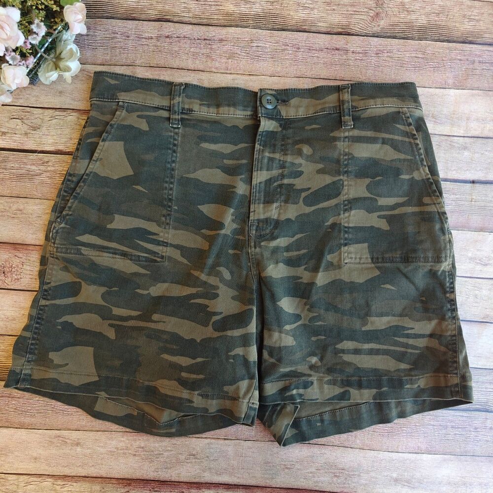 Lucky Brand Green Camo Shorts Size 32/12